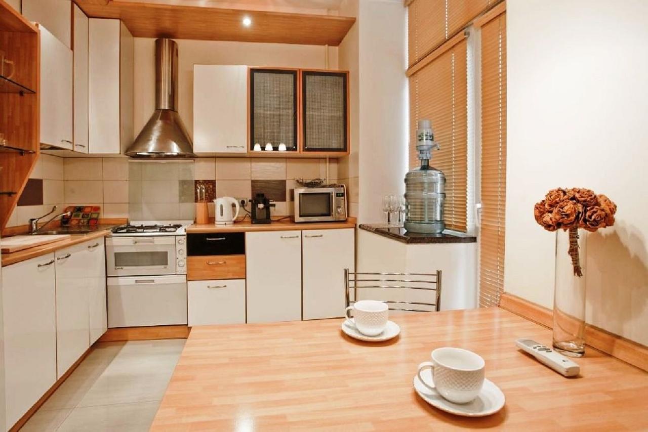 Apartment In The Historic Centre Internatsionalnaya Minsk Luaran gambar