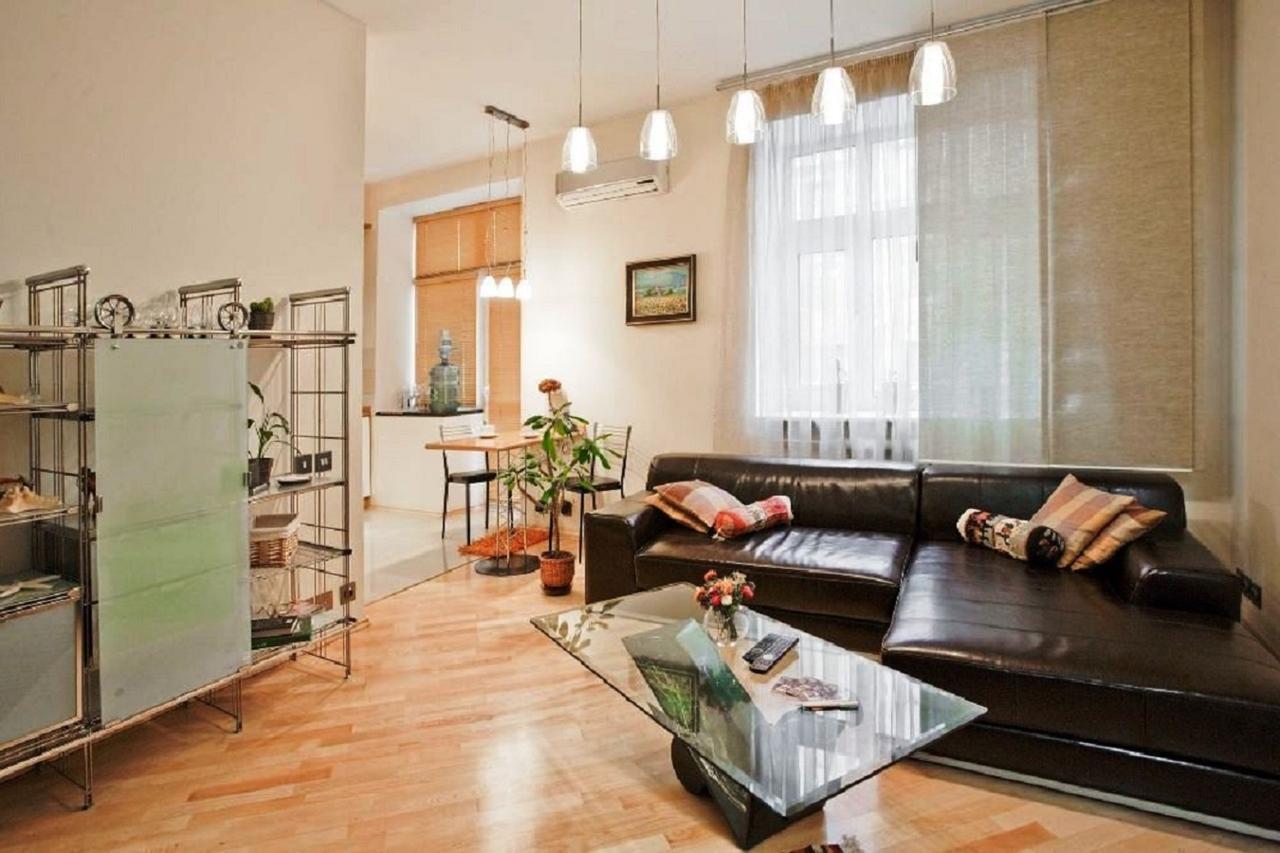 Apartment In The Historic Centre Internatsionalnaya Minsk Luaran gambar